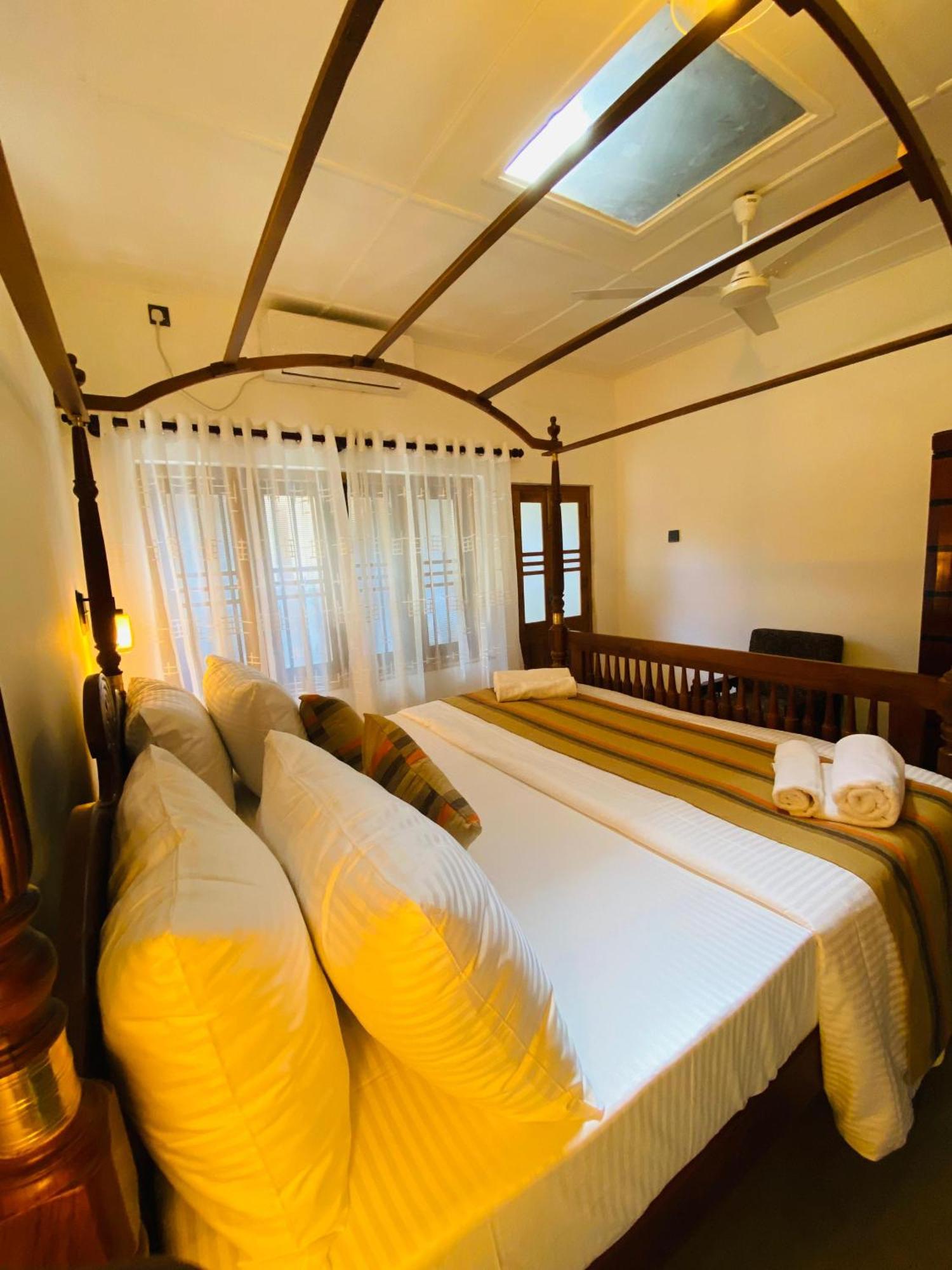Happy Valley Residence Unawatuna Galle Esterno foto